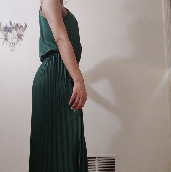 NWT francesca's green pleated dress - Picture 3 of 14